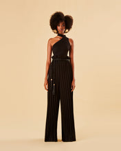 Load image into Gallery viewer, Tracey Pleated Pants in Black
